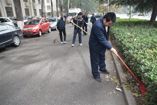 濮陽市自來水公司開展“城市清潔日”活動(dòng)2